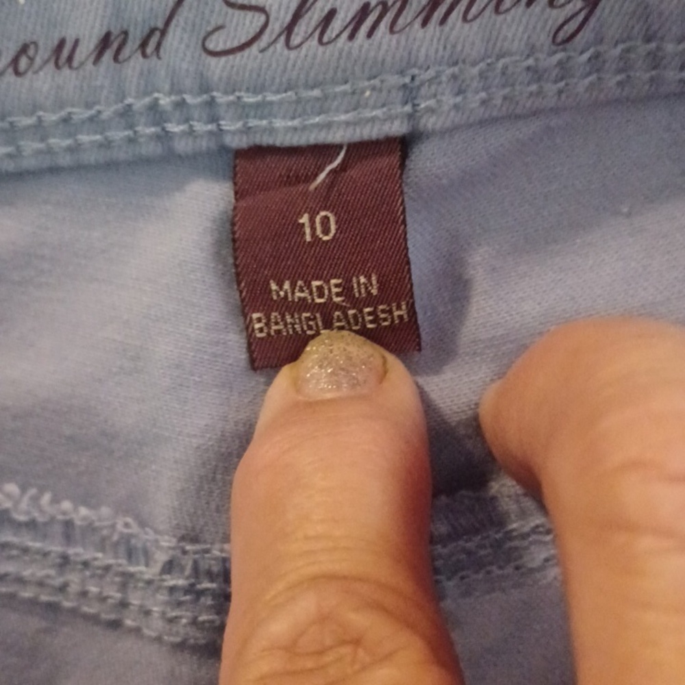 Gloria Vanderbilt skimmers all around slimming efect size 10 capris - Picture 3 of 3